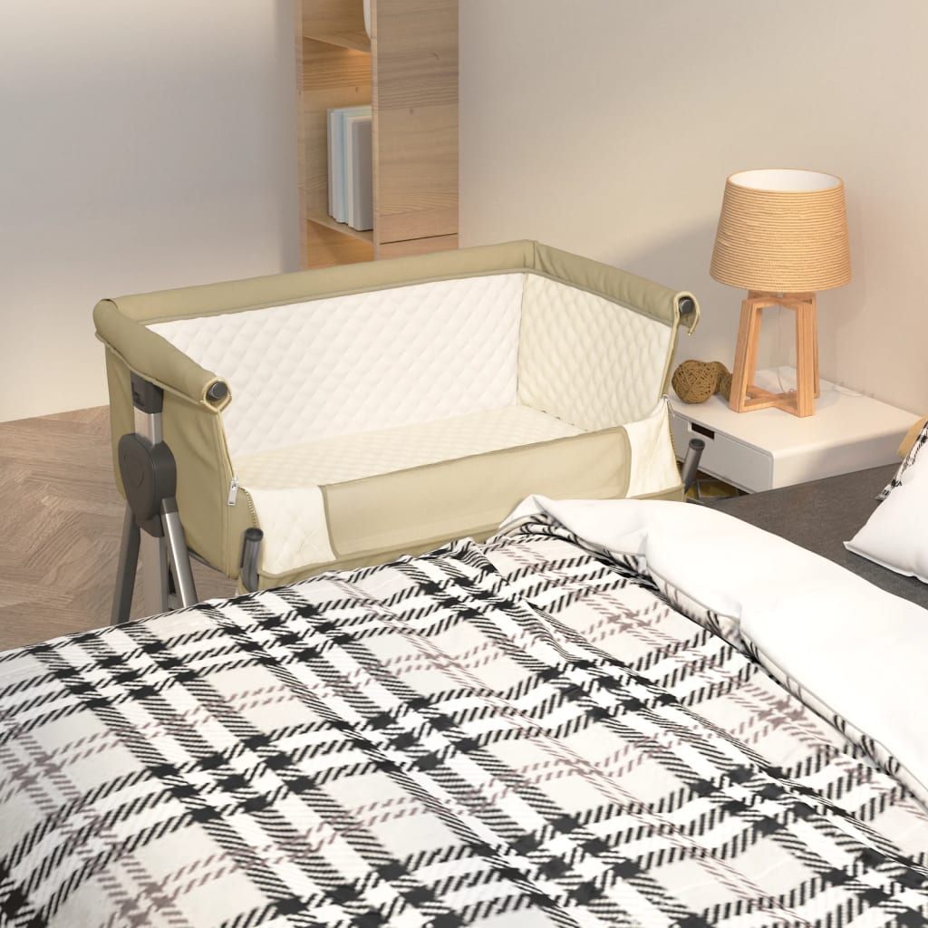 co sleeper of babybox: verstelbare co-sleeper met matras in gebruik