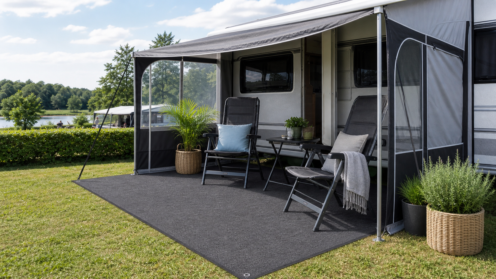 tent tapijt voortent onder een caravanluifel