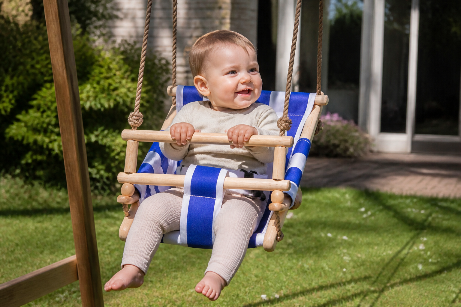 schommel praxis: praktische toepassing van Babyschommel voor buiten met veiligheidsgordel